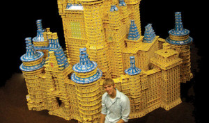 Castello di Carte Gigante - Card Stacking Giant